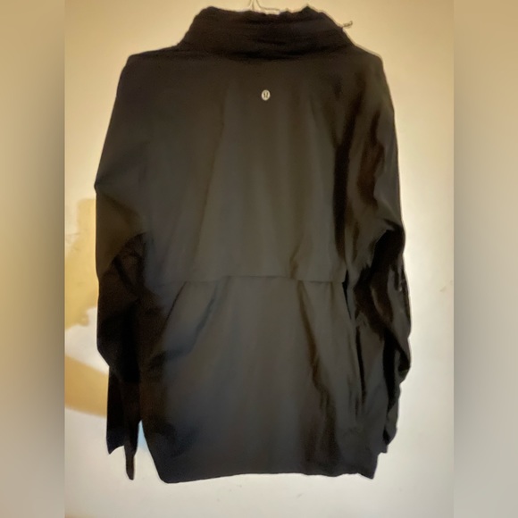 Men’s lululemon windbreaker jacket - Picture 7 of 11